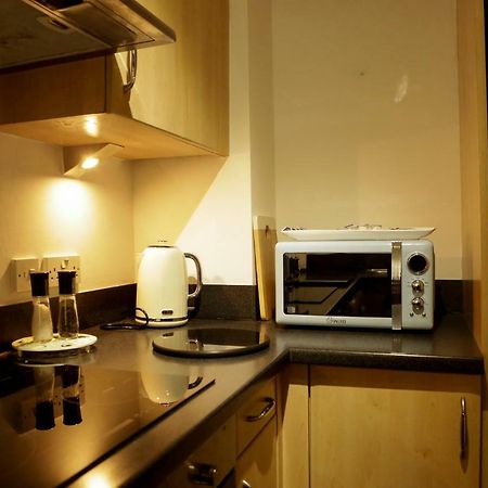 Newly Refurbished 1 Bed First Floor Apartment With Wifi Cosham Exterior foto